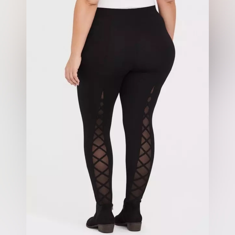 NWT Torrid Premium Legging - Lattice Mesh Insert Black - Picture 4 of 7